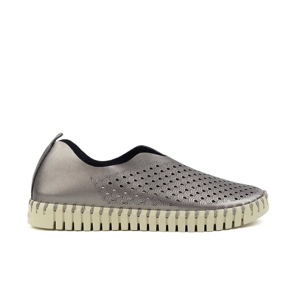 Ilse Jacobsen Tulip Perforated Slip-On
Sneaker Silver Size EU 39 - Picture 2 of 11